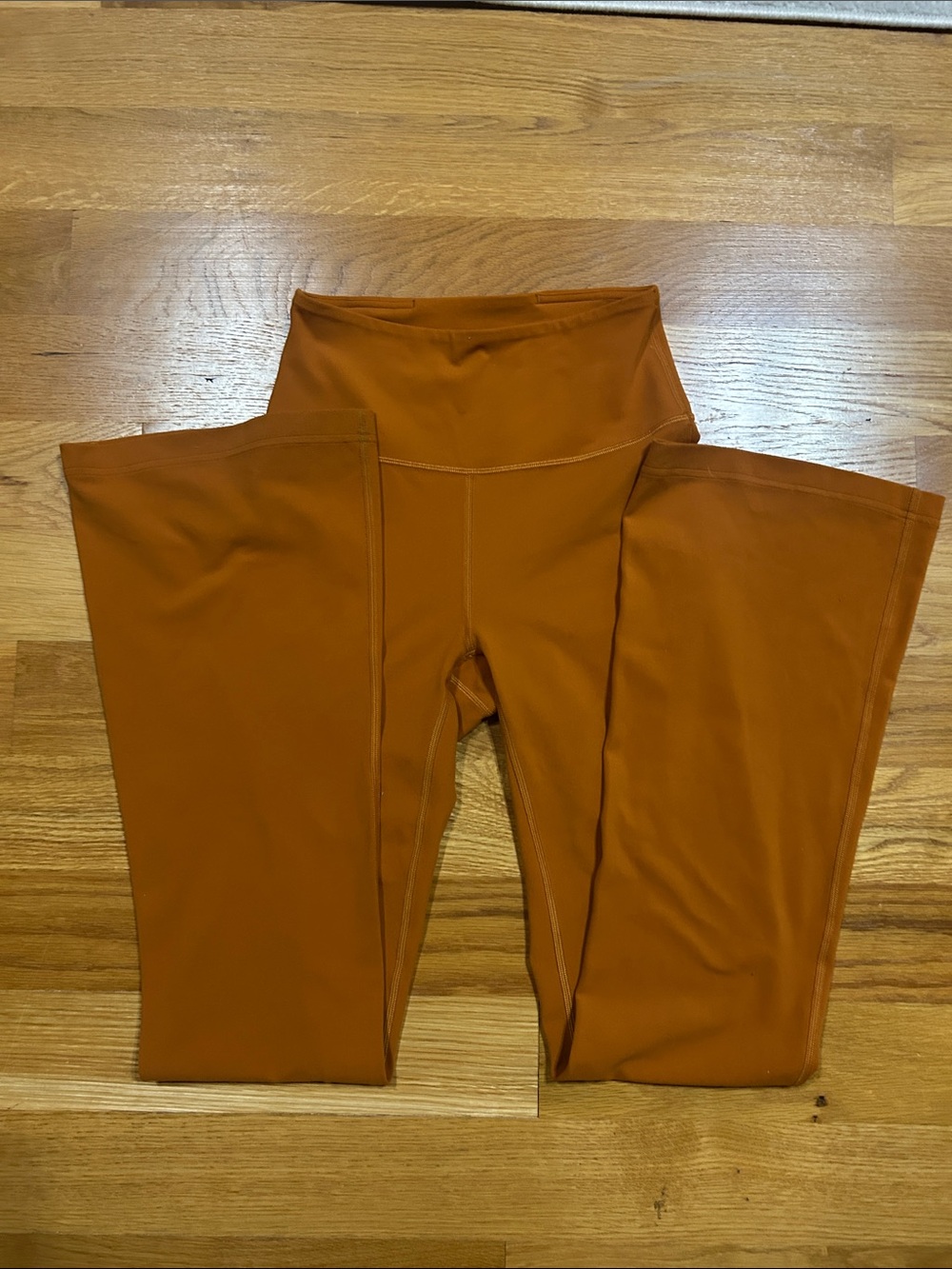 Lululemon Groove Pant Flare Super High-Rise *Nulu
Copper Brown size 4 - Picture 5 of 7